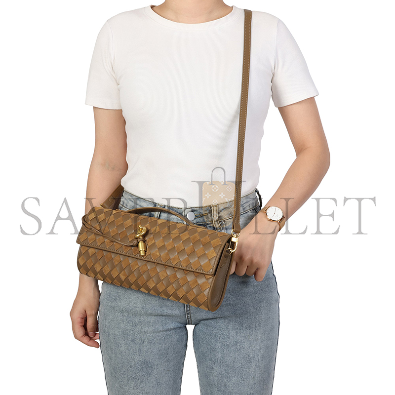 BOTTEGA VENETA HAND-WOVEN LONG LEATHER CLUTCH  (31*13*3cm)